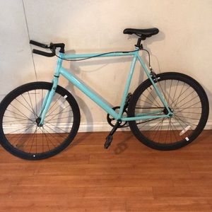Critical cycles pursuit fixed/single gear bike